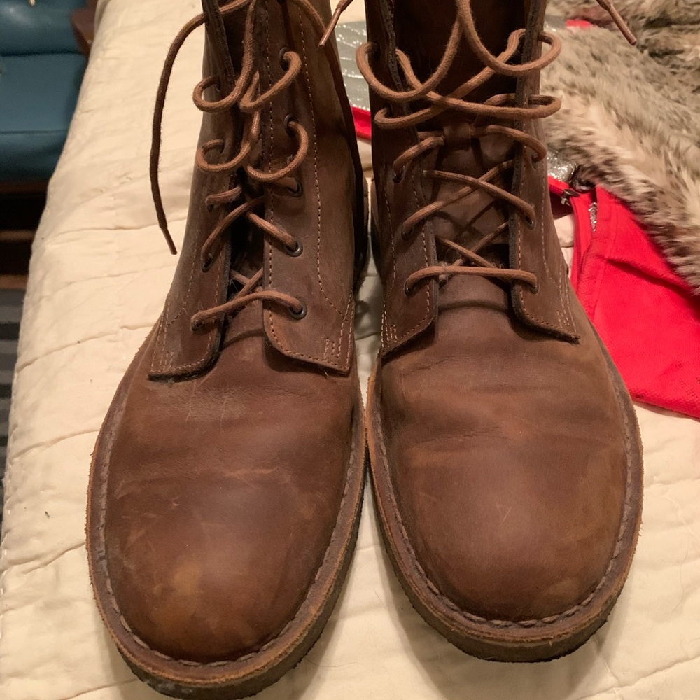 Men’s size 8 Clark’s brown leather boots